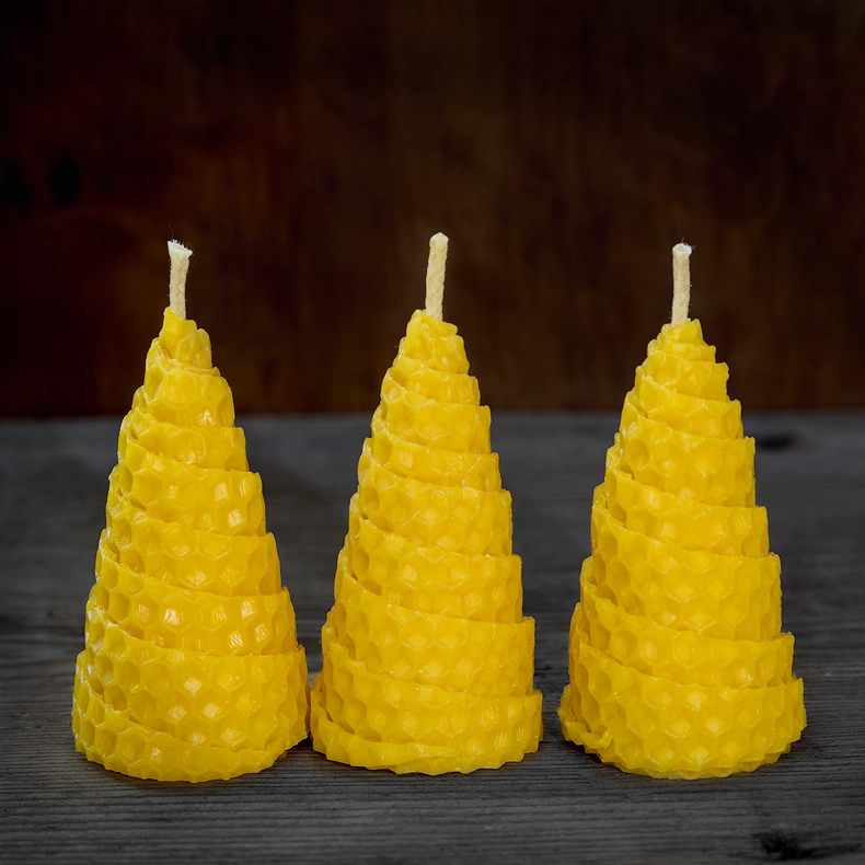 Motaná svíčka kužel 4/7 cm