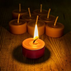 Čajová svíčka z včelího vosku